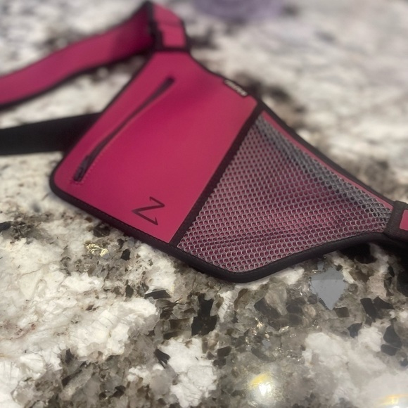 FujiFilm Crossbody Purse woman’s - Picture 11 of 11